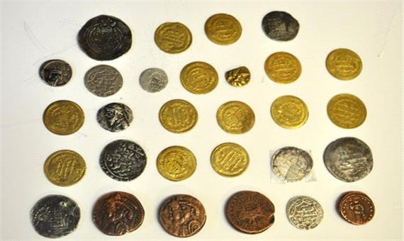 کشف 299 عدد سکه عتیقه متعلق به دوره ساسانی در قائم‌شهر