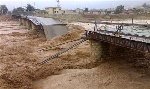 سیل راه دسترسی 14 روستای تنکابن را مسدود کرد