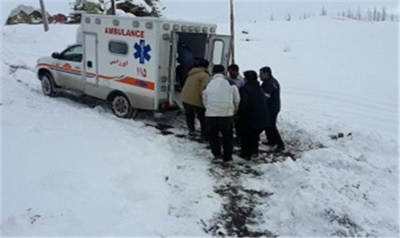مادر باردار گرفتار در برف نجات یافت