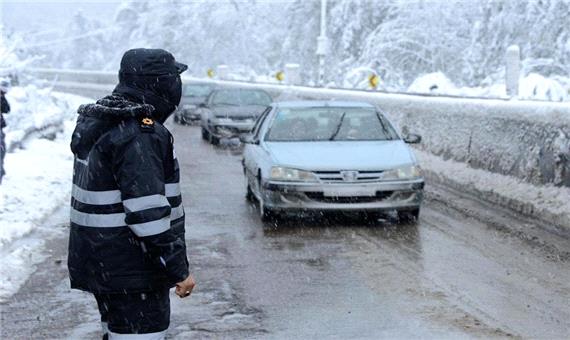 آغاز بارش برف در جاده های مازندران ؛ رانندگان احتیاط کنند